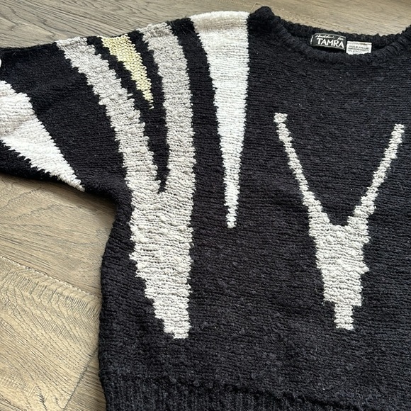 🔥Andolini for Tamra🔥 | Black and white vintage knit sweater - Picture 3 of 10